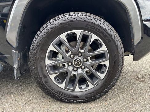 Used 2022 Toyota Tundra Limited AWD/4WD image 27