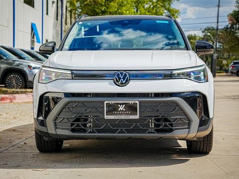 New 2025 Volkswagen Taos SE image 3