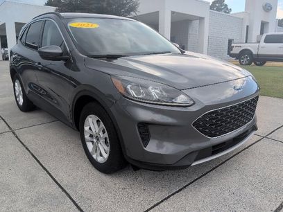 Used 2021 Ford Escape SE w/ Cold Weather Package