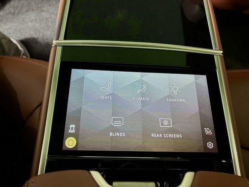 New 2026 Land Rover Range Rover Long Wheelbase Autobiography image 25