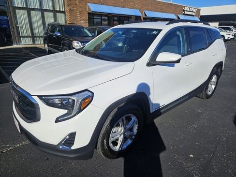 Used 2019 GMC Terrain SLE w/ Driver Convenience Package image 3