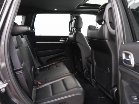 Used 2019 Jeep Grand Cherokee Limited w/ Trailer Tow Group IV AWD/4WD image 12