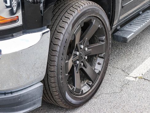 Used 2017 Chevrolet Silverado 1500 LT w/ All Star Edition RWD image 4