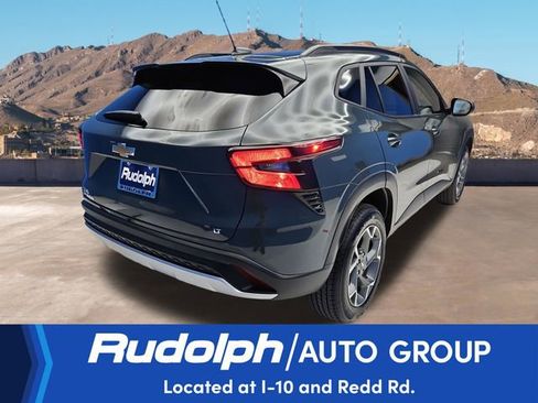 Used 2025 Chevrolet Trax LT FWD image 5