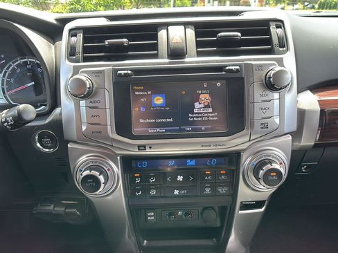 Used 2017 Toyota 4Runner Limited AWD/4WD image 28