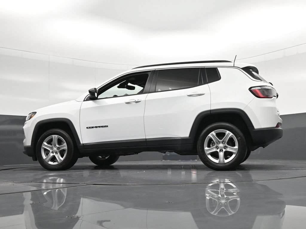 Used 2023 Jeep Compass Latitude AWD/4WD image 31