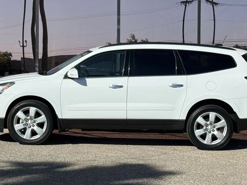 Used 2017 Chevrolet Traverse LT w/ Style and Technology Package AWD/4WD image 4