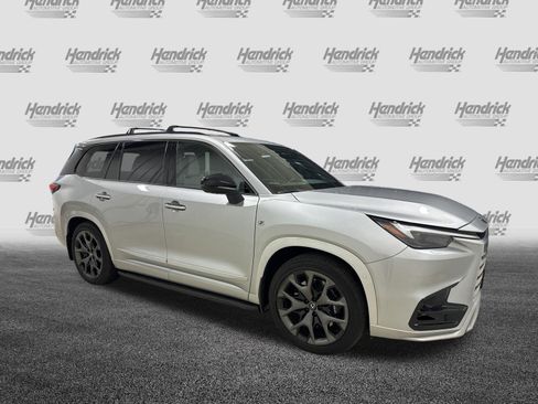 Used 2025 Lexus TX 500h AWD image 2