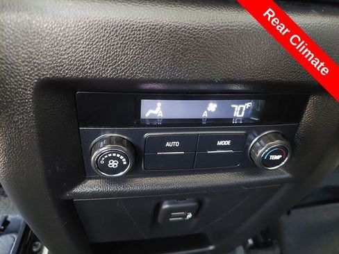 Used 2020 Chevrolet Traverse LT FWD image 16