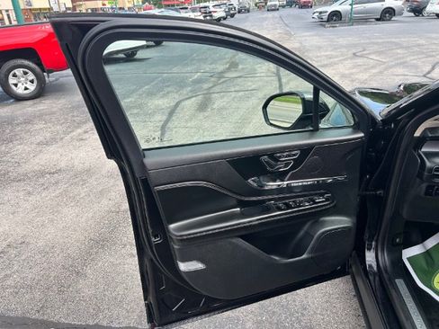 Used 2023 Lincoln Corsair FWD image 14
