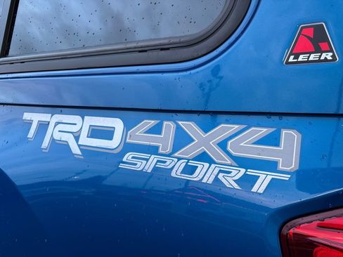 Used 2016 Toyota Tacoma TRD Sport w/ Premium & Technology Package image 31