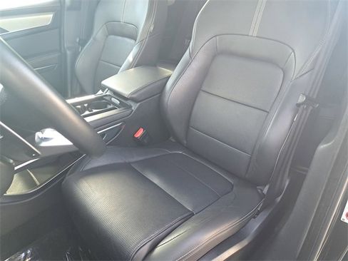 Used 2025 Jaguar F-PACE R-Dynamic S image 18