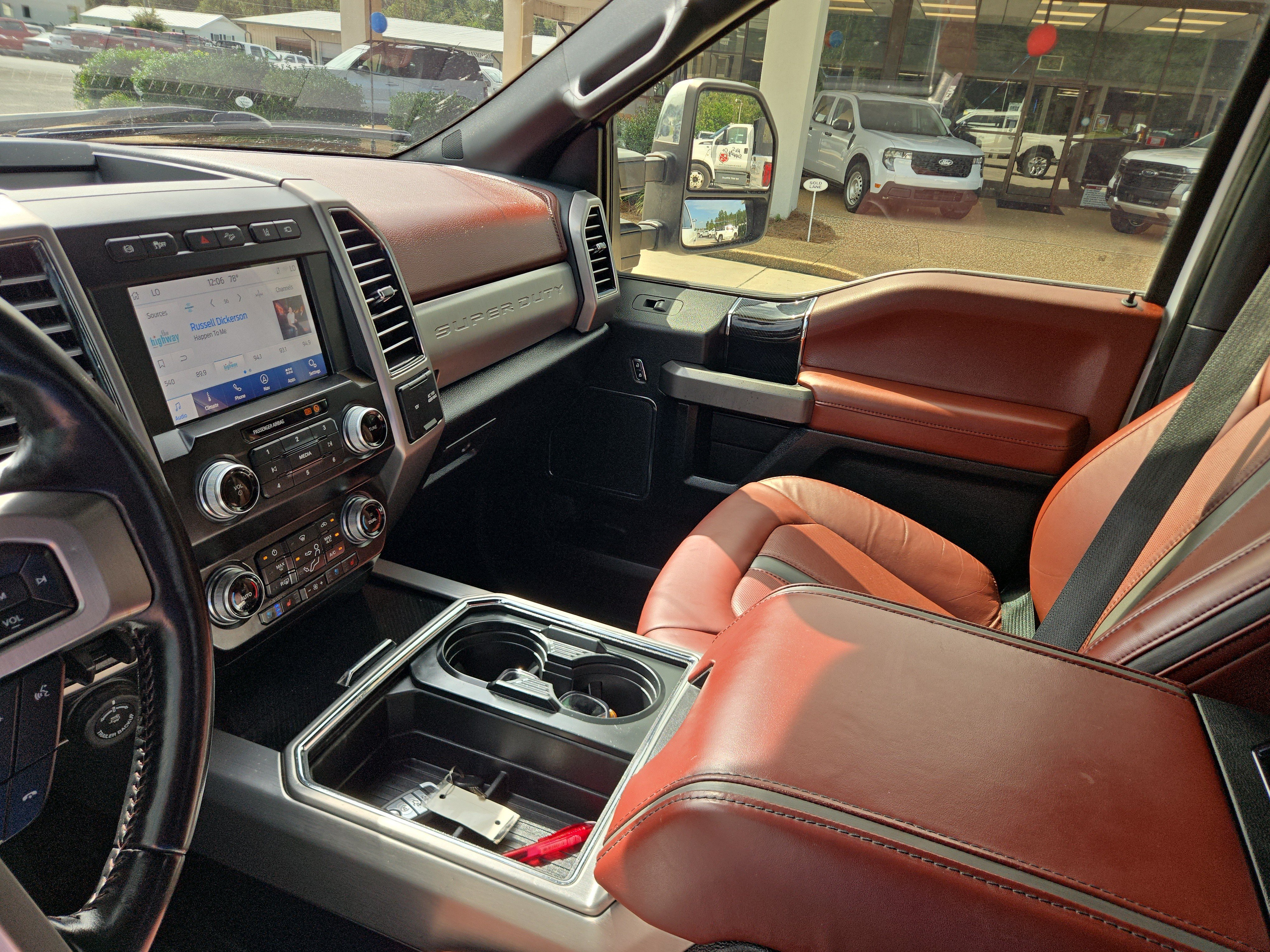 Used 2020 Ford F250 Platinum w/ FX4 Off-Road Package AWD/4WD image 16
