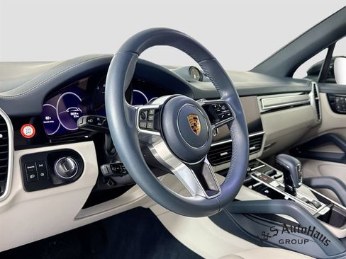 Used 2023 Porsche Cayenne Platinum Edition AWD/4WD image 9