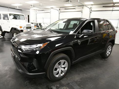 Certified 2024 Toyota RAV4 LE image 3