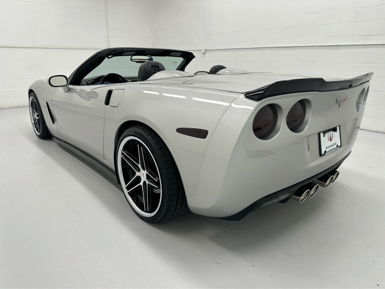 Used 2007 Chevrolet Corvette Convertible w/ Preferred Equipment Group RWD image 6