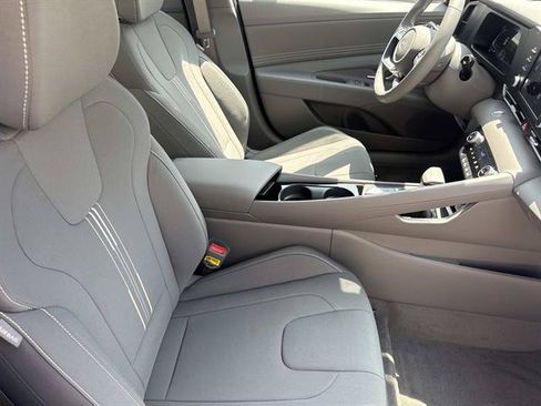 New 2026 Hyundai Elantra SEL Sport FWD image 25
