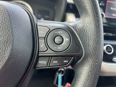 Used 2021 Toyota Corolla LE FWD image 19