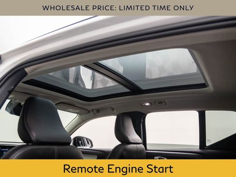 Used 2025 Volvo XC40 B5 Plus image 17