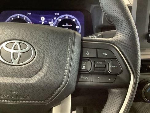 Used 2024 Toyota Tacoma TRD Off-Road image 14