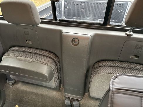 Used 2011 Nissan Frontier SV image 8