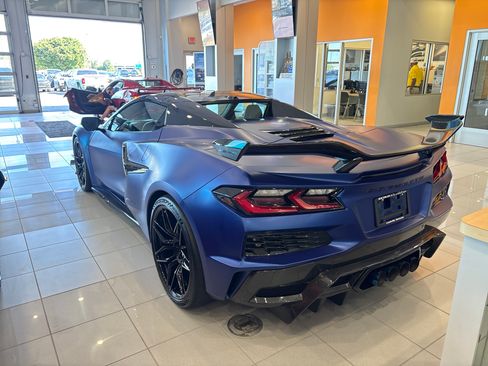 Used 2025 Chevrolet Corvette Z06 w/ Z07 Performance Package RWD image 5