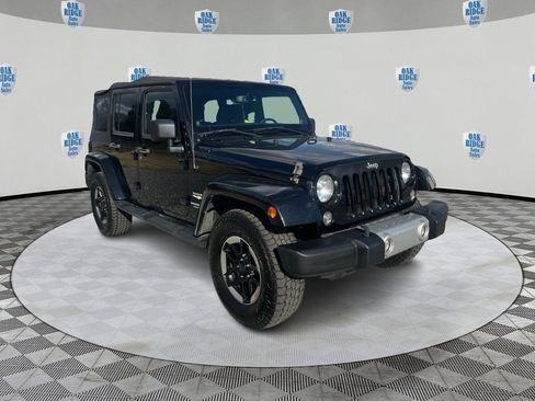Used 2014 Jeep Wrangler Unlimited Sahara w/ Connectivity Group image 3