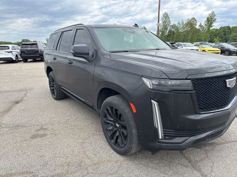 Used 2023 Cadillac Escalade Sport Platinum w/ LPO, ONYX Package AWD/4WD image 4