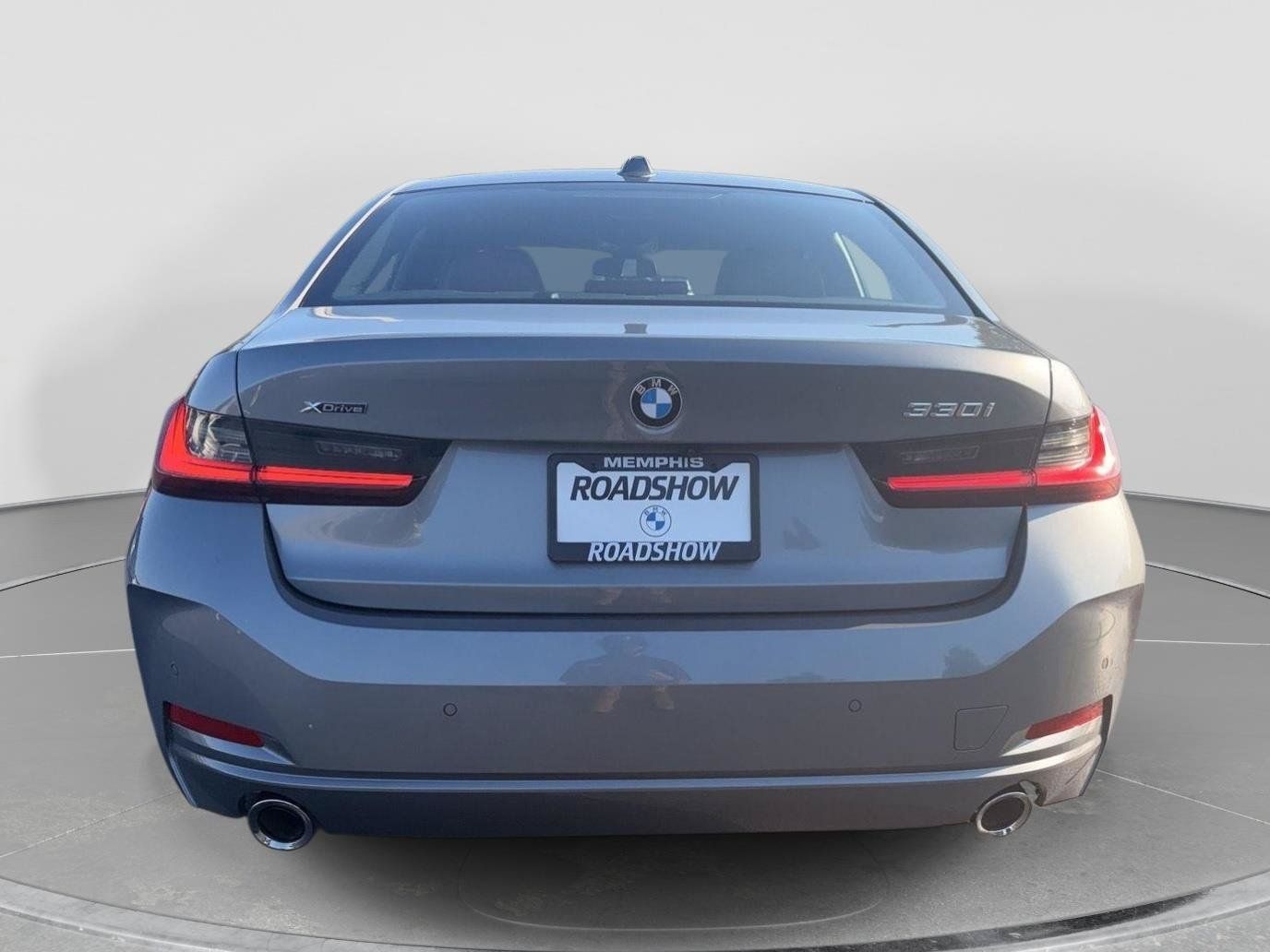Used 2024 BMW 330i xDrive Sedan w/ Premium Package AWD/4WD image 4