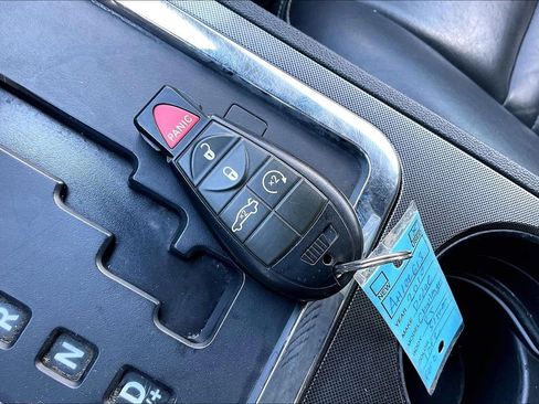 Used 2010 Dodge Challenger R/T image 33