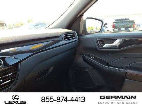 Used 2025 Ford Escape ST-Line FWD image 22