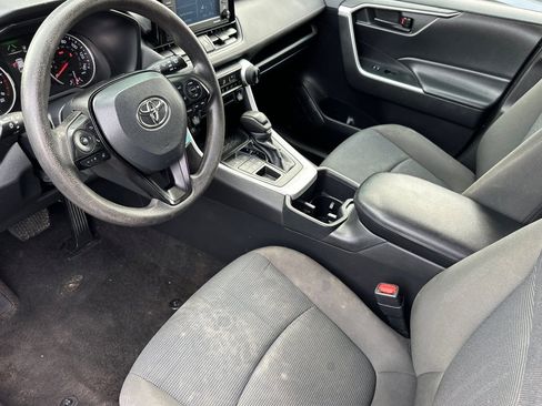 Used 2022 Toyota RAV4 LE AWD/4WD image 9