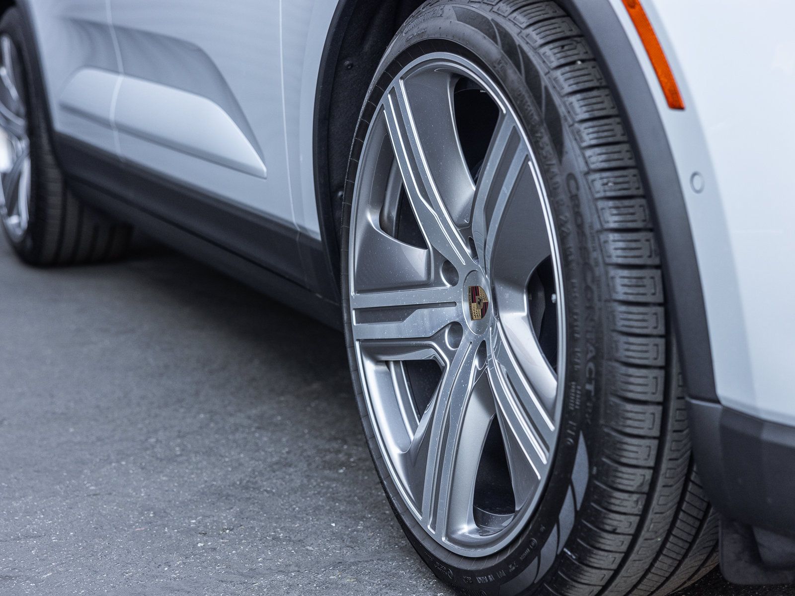 Certified 2025 Porsche Macan 4 Electric AWD/4WD image 20