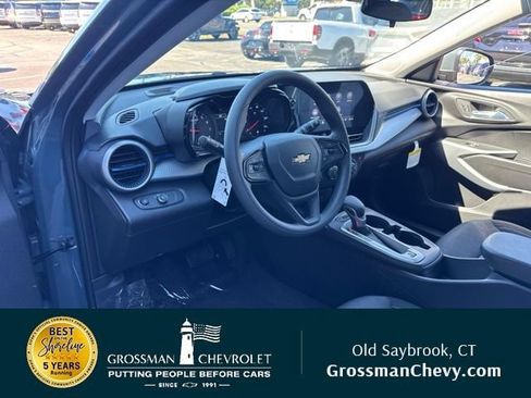 New 2026 Chevrolet Trax LS w/ LS Convenience Package FWD image 8