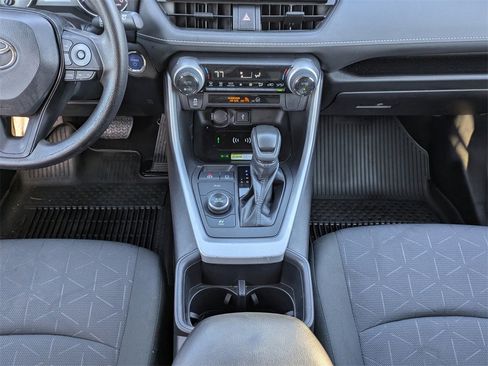 Certified 2022 Toyota RAV4 XLE image 20