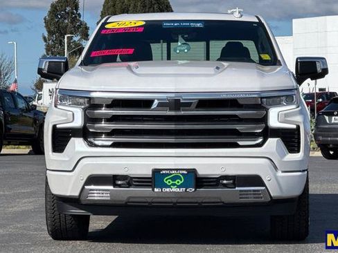 Used 2025 Chevrolet Silverado 1500 High Country w/ Technology Package AWD/4WD image 9