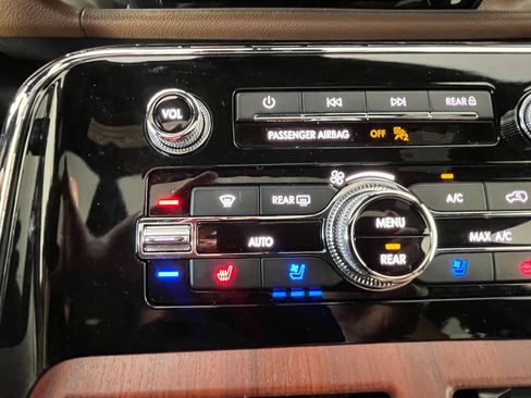 Used 2023 Lincoln Navigator Reserve AWD/4WD image 19