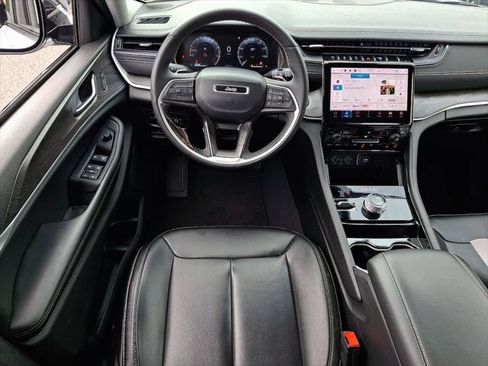 Certified 2023 Jeep Grand Cherokee L Limited AWD/4WD image 22
