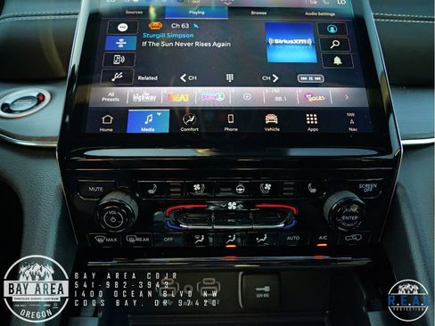 New 2025 Jeep Grand Cherokee Overland w/ Luxury Tech Group IV image 20