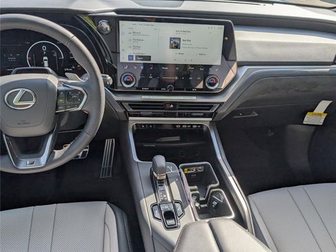 New 2026 Lexus TX 500h AWD image 18