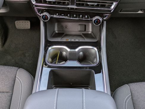 New 2026 Chevrolet Traverse LT w/ Sun and Wheel Package image 21