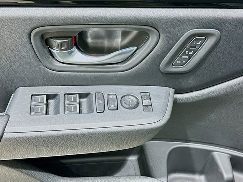 Used 2023 Honda Pilot EX-L image 17