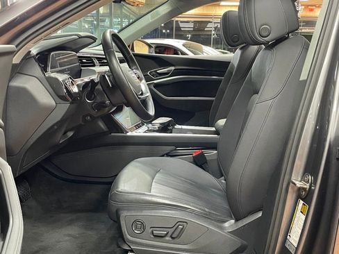 Used 2021 Audi e-tron Premium Plus w/ Premium Plus Package image 12