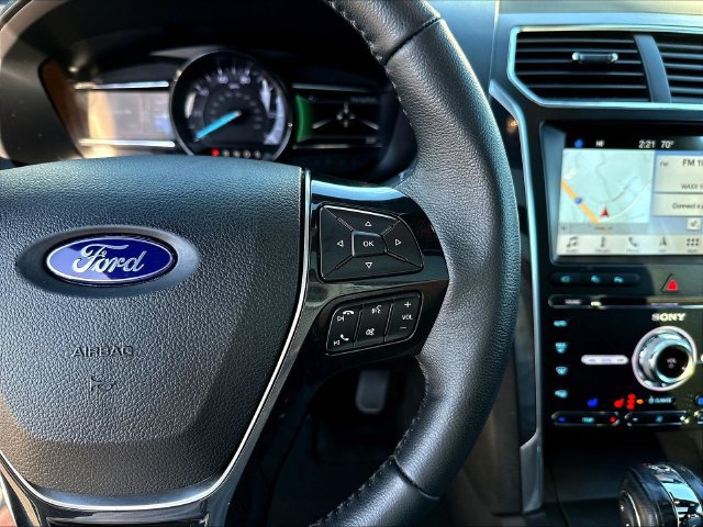 Used 2018 Ford Explorer Limited w/ Equipment Group 301A AWD/4WD image 14