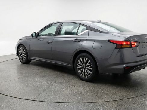 Used 2025 Nissan Altima 2.5 SV image 6