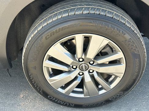 Used 2025 Nissan Pathfinder SV AWD/4WD image 19