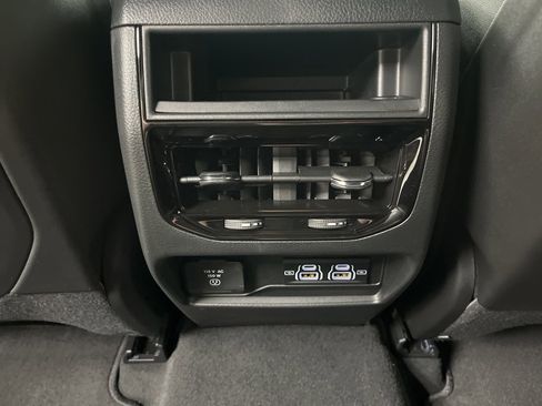 New 2025 Jeep Grand Cherokee Altitude image 22