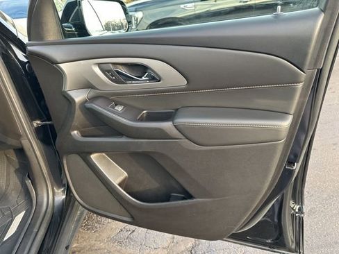 Used 2020 Chevrolet Traverse LT image 27