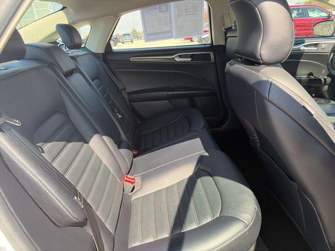 Used 2018 Ford Fusion SE w/ Fusion SE Technology Package image 33