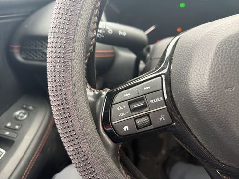 Used 2024 Honda HR-V Sport image 11